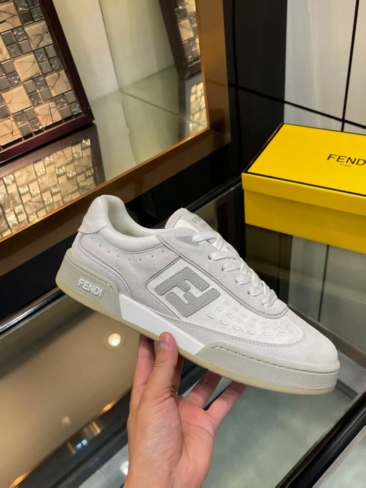 Factory price: 600💰Top version for couples Fendi 2025 New Year Hot Series [Couples👫Casual Sports Shoes] FD match Original Purchased One to One Reproduction The first sports shoe fendi match created by designer Kim Jones and Donkey Brand Trainer basketball sneakers, fresh blood injected with FF retro design Super good-looking and versatile, the upper is made of cowhide and cowhide splicing combination, with raised double F on the side The logo lining is made of terry velvet ✔️ Super soft on the feet, lightweight, comfortable to match with sweatshirts, Fabric: Cowhide ➕ Cow color matching, Outsole: Original open mold multi-color color matching sole, Packaging: Original full set of packaging, Size: Women's 35-40 / Men's 38-44, customized 45